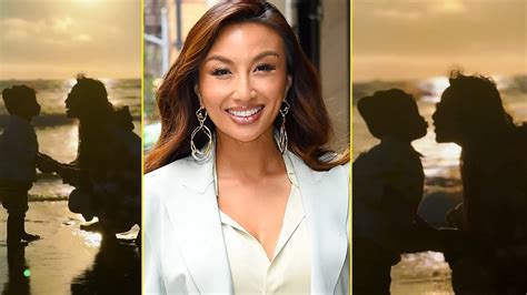 Jeannie Mai Share Adorable Video With Monaco At Beach Show。